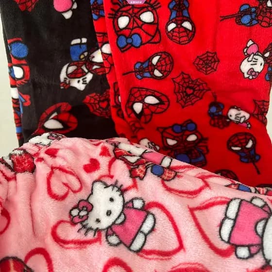 Calças de Pijama de Flanela do Homem-Aranha + Hello Kitty Calças de Moda para Mulheres Kawaii Lã Anime Cartoon Calças Ca