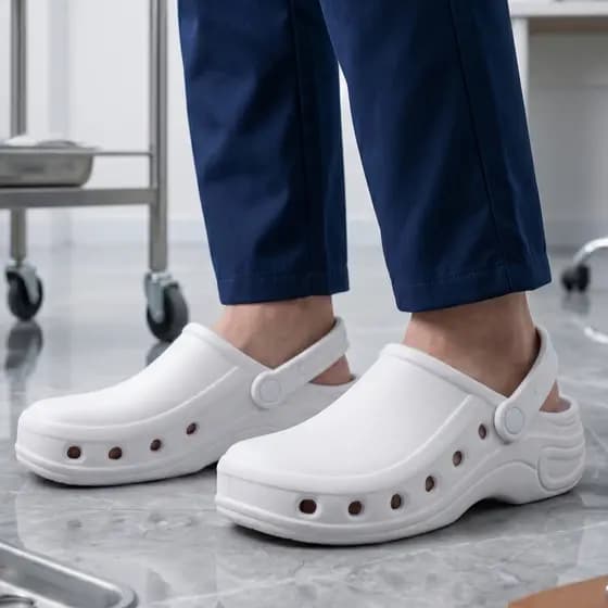 Sapato Cozinheira EPI Fechado Profissional Uniforme Saúde hospitalar Sapato Confortável Babuche Moderno