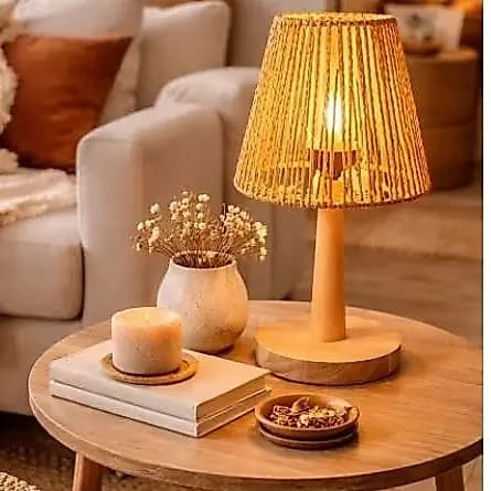 Abajur bivolt com base de Madeira, Sala, quarto infantil, quarto adulto, decoração - Amarelo