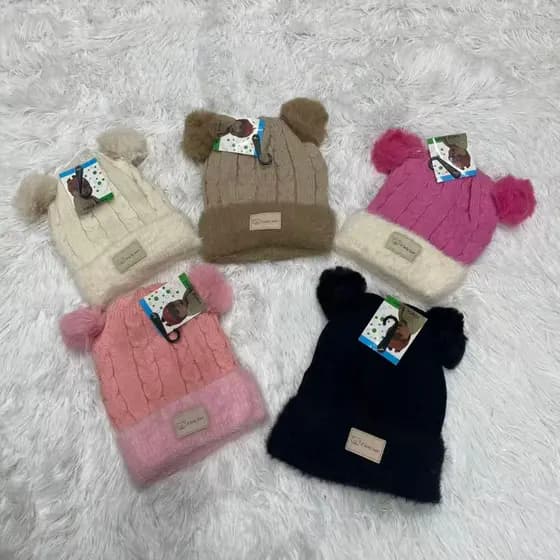 Touca Infantil Menina Inverno Gorro Fofo com 2 Pompom Lã Quente Estilo Coreano