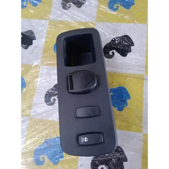 Moldura Tomada 12v Botão Estacionamento Sensor Ré Duster