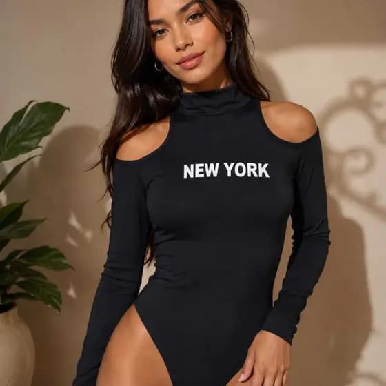 Body Feminino Elegante Manga Longa Suplex Premium Gola Alta Ombro Vazado Estampa New Yotk Moda Gringa