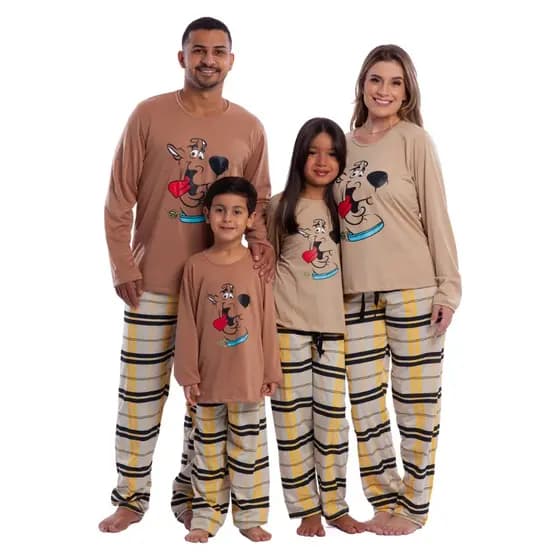 Kit Combinado Família Pijama Longo Calça e Manga Longa Tal Pai Tal Mãe e Tal Filho Estampas Scooby-Doo Promoção