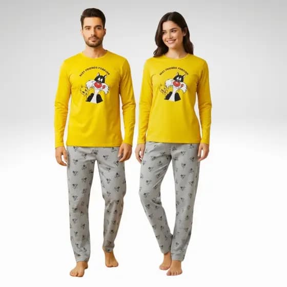 Kit 2 Pijamas Inverno de Casal Adulto Masculino e Feminino Estampas Personagens Divertidas Calça e Manga Comprida Oferta
