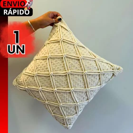 UN CAPAS DE ALMOFADAS BOHO CRUA ESTILO – FEITA À MÃO – PARA QUARTOS SALAS E AMBIENTES ACONCHEGANTES.