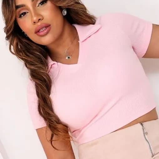 Cropped Feminino Gola Polo em Tecido Anaruga – Várias Cores Tendência 2025 | Estilo Comfy e Elegante