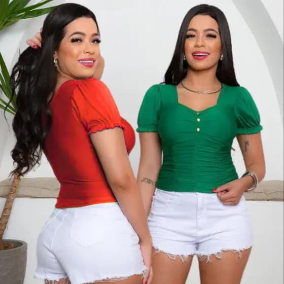 Cropped Blusa Feminina Com Manga Curta Bojo e Botão em Tendência Luxo