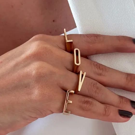 Anel Feminino Ajustável Letras Inicial Do Nome - Semijóia Banhada a Ouro 18k ou Prata 925
