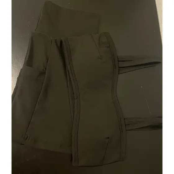 SHORT COM BOLSO LATERAL E TOP COM BOJO PARA TREINAR ROUPA DE ACADEMIA B