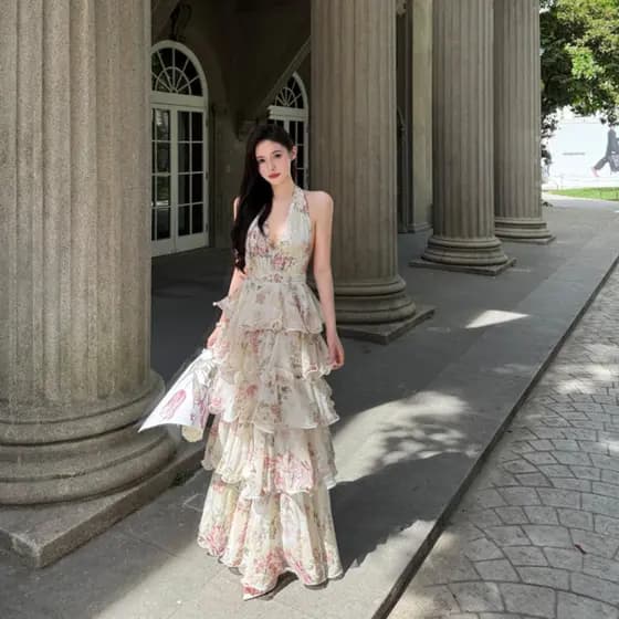Vestido floral estilo férias com decote em V e alças no pescoço, vestido longo de verão com cintura marcada e amarração