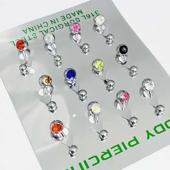 Cartela de piercing de umbigo colorido aco cirÃrgico 12 Unidades Kit piercing de umbigo