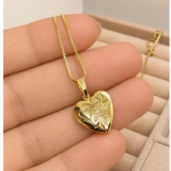 Colar com Relicario e Duas Fotos Banhado a Ouro 18k