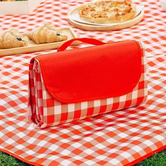 Tapete Piquenique Impermeável Dobrável 2x2m Grande com Alça Toalha Ideal para Picnic Parque Praias Passeios