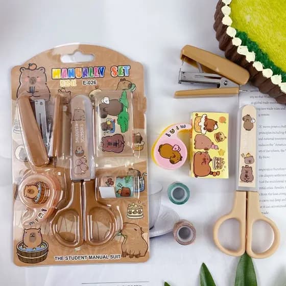 1/2 conjunto de material escolar com tema de capivara em desenho animado, adequado para uso por estudantes na volta às a