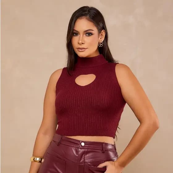 Regata tricot Coração, gola alta canelada, cropped tricô feminino meia estação, sem manga