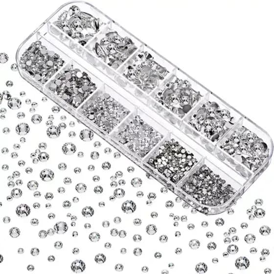 Kit Com 12 Strass Pedrinhas Brilhantes de Múltiplos Tamanhos Prata