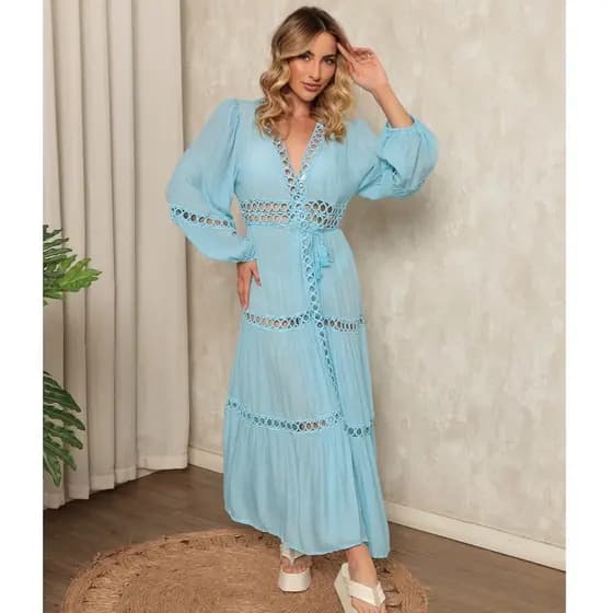 Vestido longo de praia, saída de praia Longo Boho, Detalhes em renda, Design vazado, Mangas bufantes.