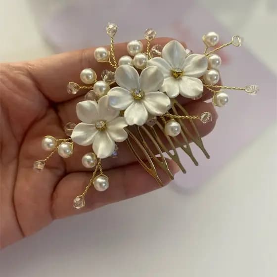 Pente para noiva/ Daminha/ Arranjo de cabelo para noiva/ Arranjo de cabelo/ Presilha de cabelo formatura