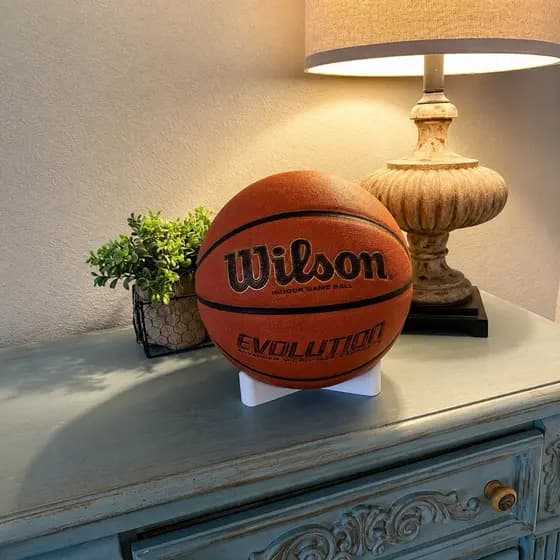 Suporte de Bola de Basquete de Parede – Organizador Esportivo, Ideal para Quarto e Garagem