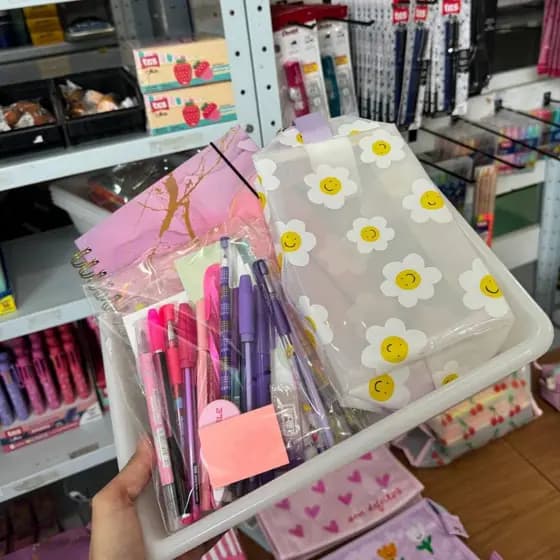 Caixa Diamante com 32 itens de Papelaria