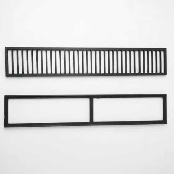 grelha ralo linear com caixilho feita em ferro para escoamento e passagem de agua nas medidas de 15x100 cm