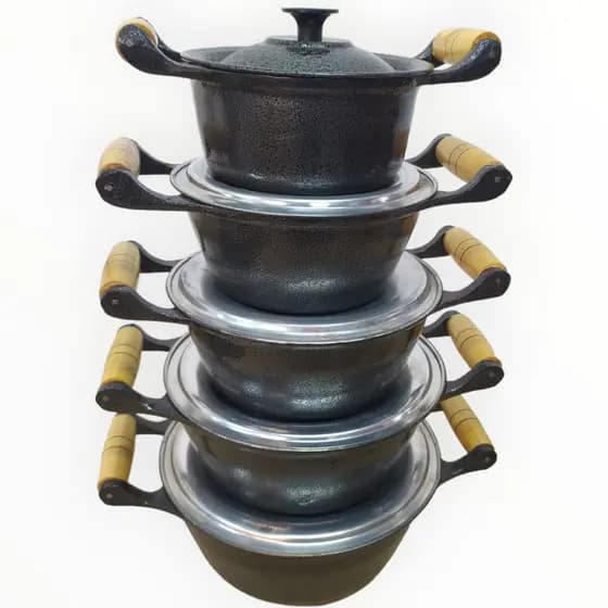 jogo de panelas fundida de aluminio batido cor preta craqueada polida