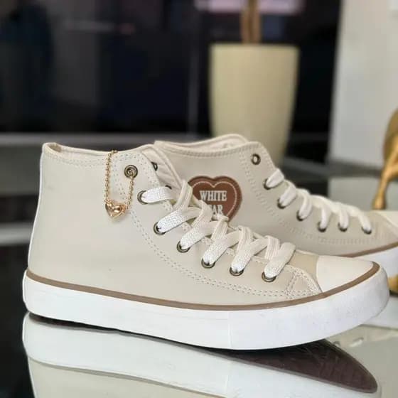 Tênis Feminino Cano Alto Casual Lona com Pingente Delicado para Dia a Dia