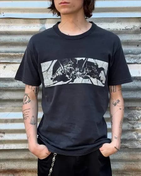 Camiseta Casual Solta Retro com Padrão de Besouro para Homens Moda Hip-hop Punk de Rua Americana Camiseta de Manga Curta