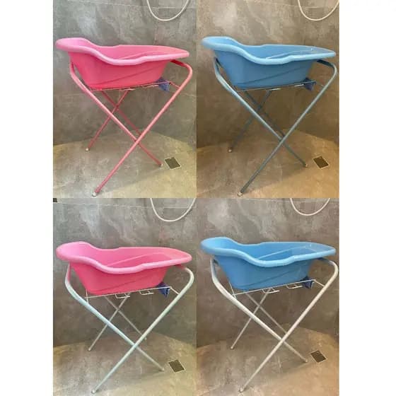 Banheira Bebê Compacta c/ Suporte: Cores Rosa (c/ suporte branco) e Azul (c/ suporte azul)