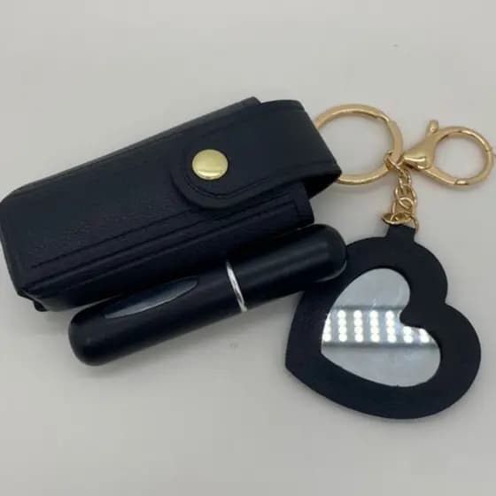 PORTA PERFUME CHAVEIRO EM PLÁSTICO E COM BOLSINHA, 9CM, 5ML