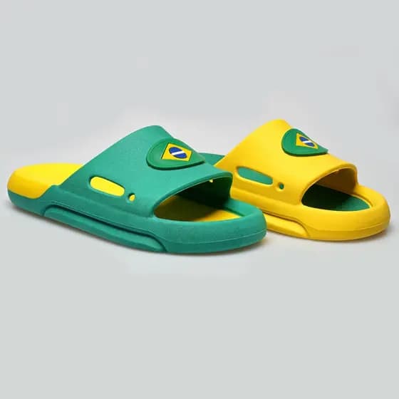 Kit 2 Pares Chinelo Slide Nuvem Brasil Confortável Antiderrapante Sandália Leve Praia Piscina