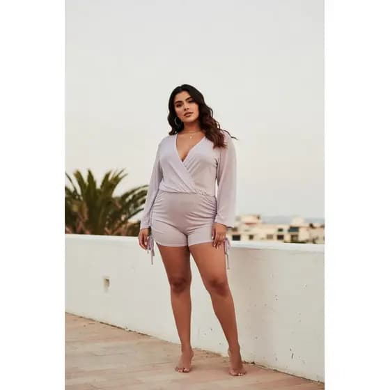 Saida De Praia Macaquinho Plus Size Manga Longa Com Short Regulagem
