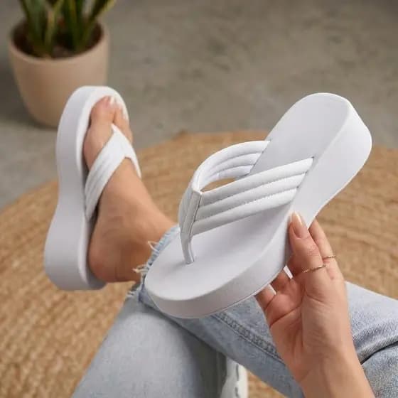 Chinelo Feminino Plataforma Flatform Acolchoado Macio Leve Antiderrapante Tendência Verão