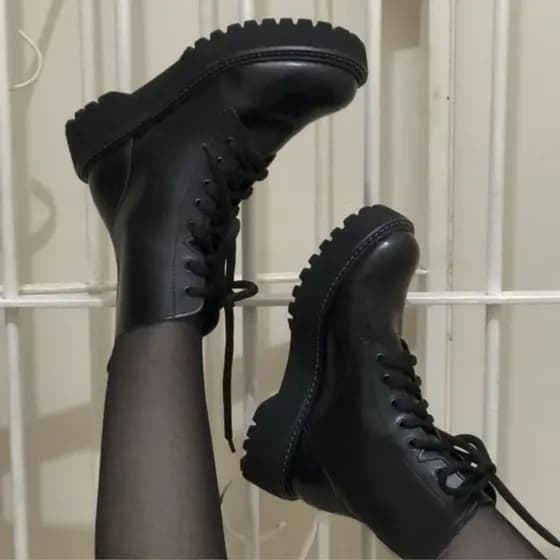 Bota Feminina Coturno Tratorado Blogueira Confortavel PREÇO DE FABRICA