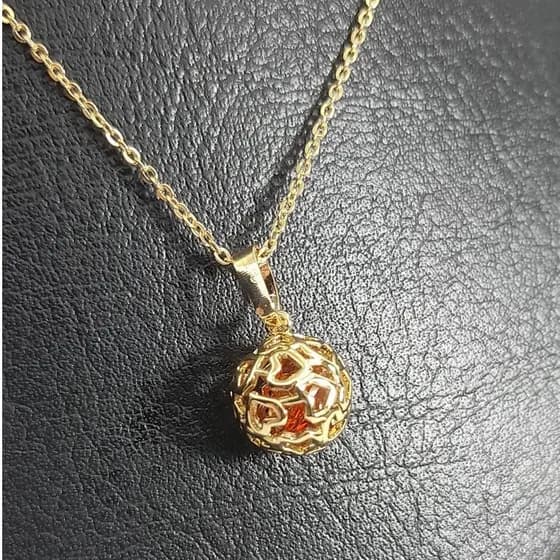 Colar E Brinco Esfera Vazada Com Pedrinha Interna