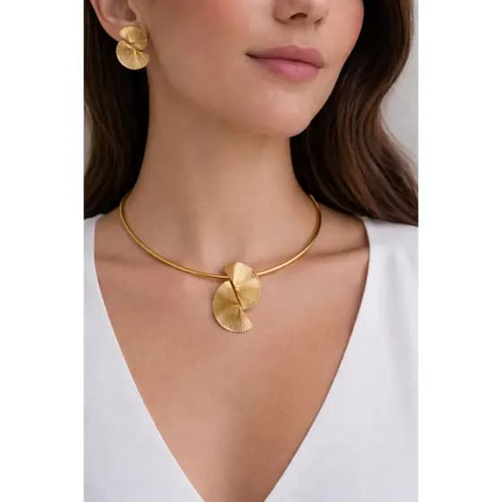 Kit Colar Choker E Par De Brincos Folha Dourado Semi Jóia