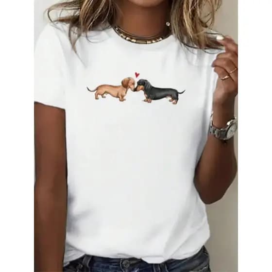 Camiseta Feminina de Gola Redonda Estampada com Casal de Dachshunds, Moda T-shirt Feminina com Estampa de Casal