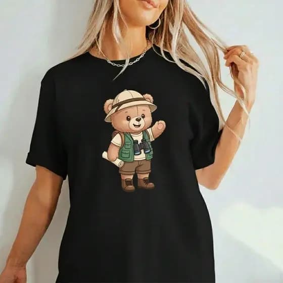 Camiseta Blusinha T SHIRT Feminina Estampa Ursinho Radical no Skate Arte Divertida Estilo Urbano Atitude Jovem Energia