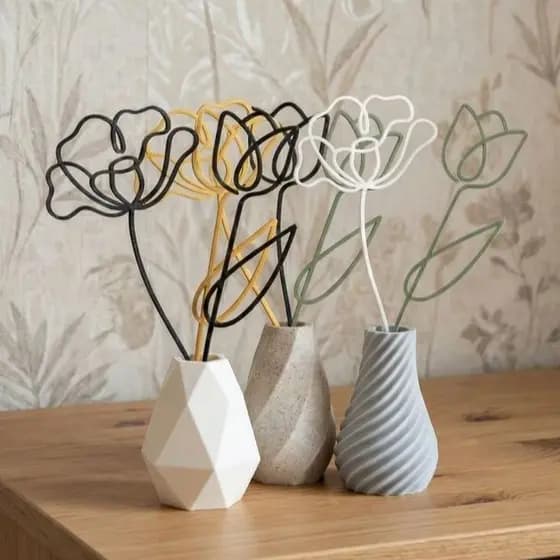 Arranjo de Flores / Flores decorativas / Flor de Plástico / Rosa / Brinde / Decoração/ Lembrancinha / Dia das mulheres