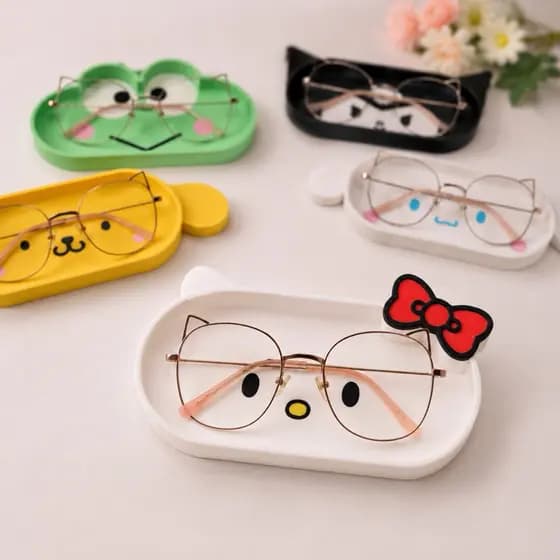 Porta Óculos Hello Kitty Kawaii | Decoração Funcional para Óculos e Acessórios