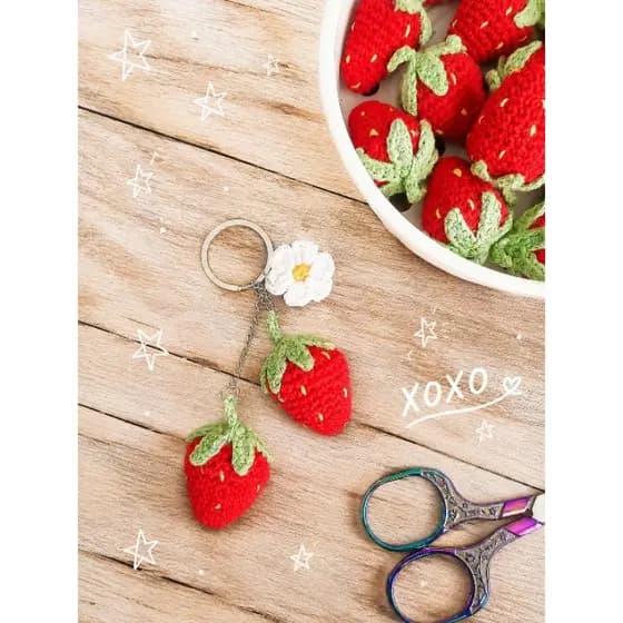 chaveiro morango amigurumi simples ou duplo