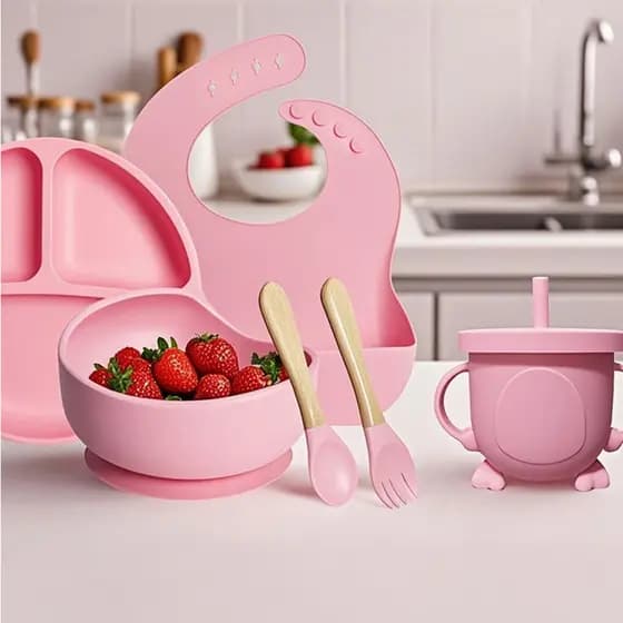 Kit Alimentação Bebê Silicone 6/8/10 Peças Prato Divisórias Talheres Antiderrapantes Copo Canudo
