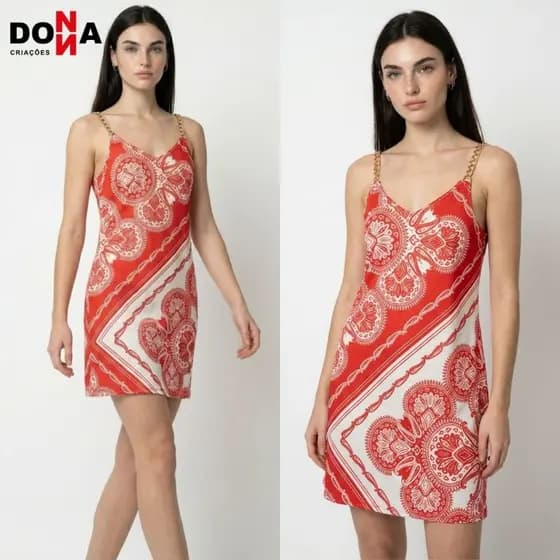 Vestido Curto Feminino em Linha Leve com Alça de Corrente