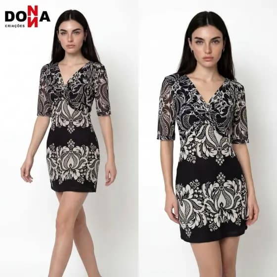 Vestido Curto Estampado com Torção Frontal em Tule