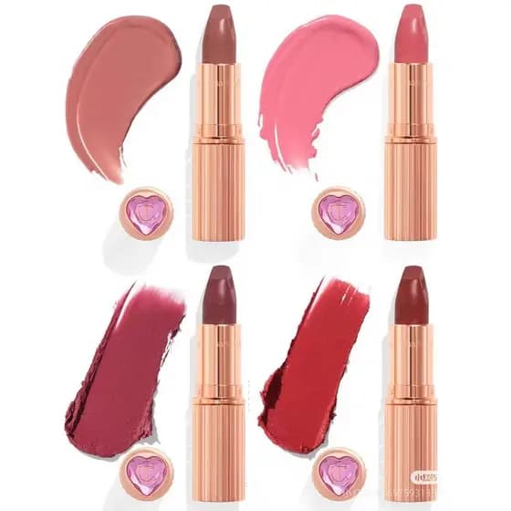 Batom Charlotte Tilbury/CT em tubo rosa com coração de diamante dourado