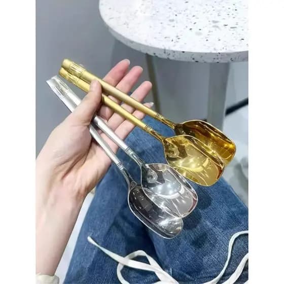 Colher de aço inoxidável doméstica alça longa colher de mesa infantil influenciador coreano estilo ins sobremesa requint