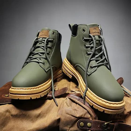 Botas Martin de cano alto masculinas botas de couro impermeáveis britânicas para caminhadas ao ar livre