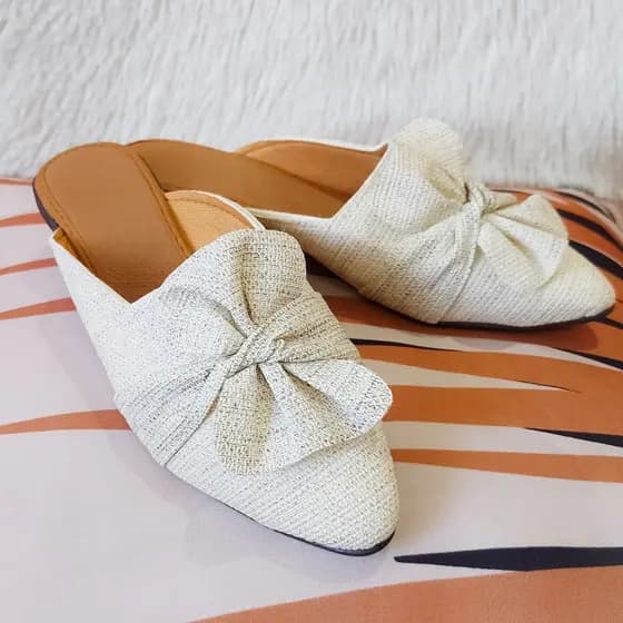 Mule Feminino Confortável Moda casual Leve e Estilosa CALCE FÁCIL na moda pra você.