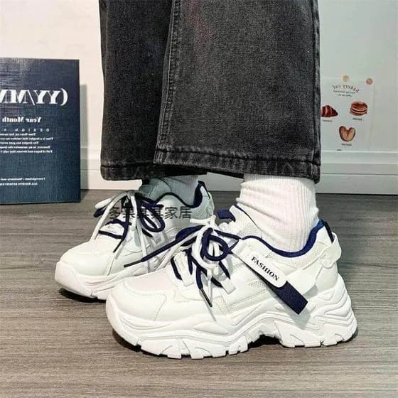 2026 verão fino sapatos femininos de sola grossa papai sapatos respirável estudante tênis de corrida Super quente All-Ma