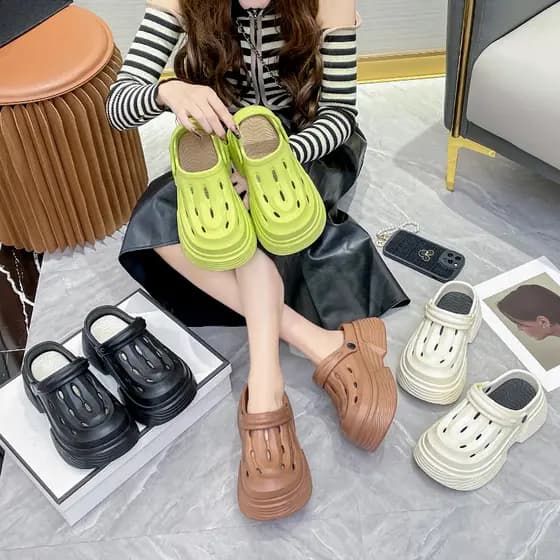 Aumentando sapatos de sola grossa buraco feminino verão casa exterior Wear EVA merda-piso sandálias antiderrapantes pequ